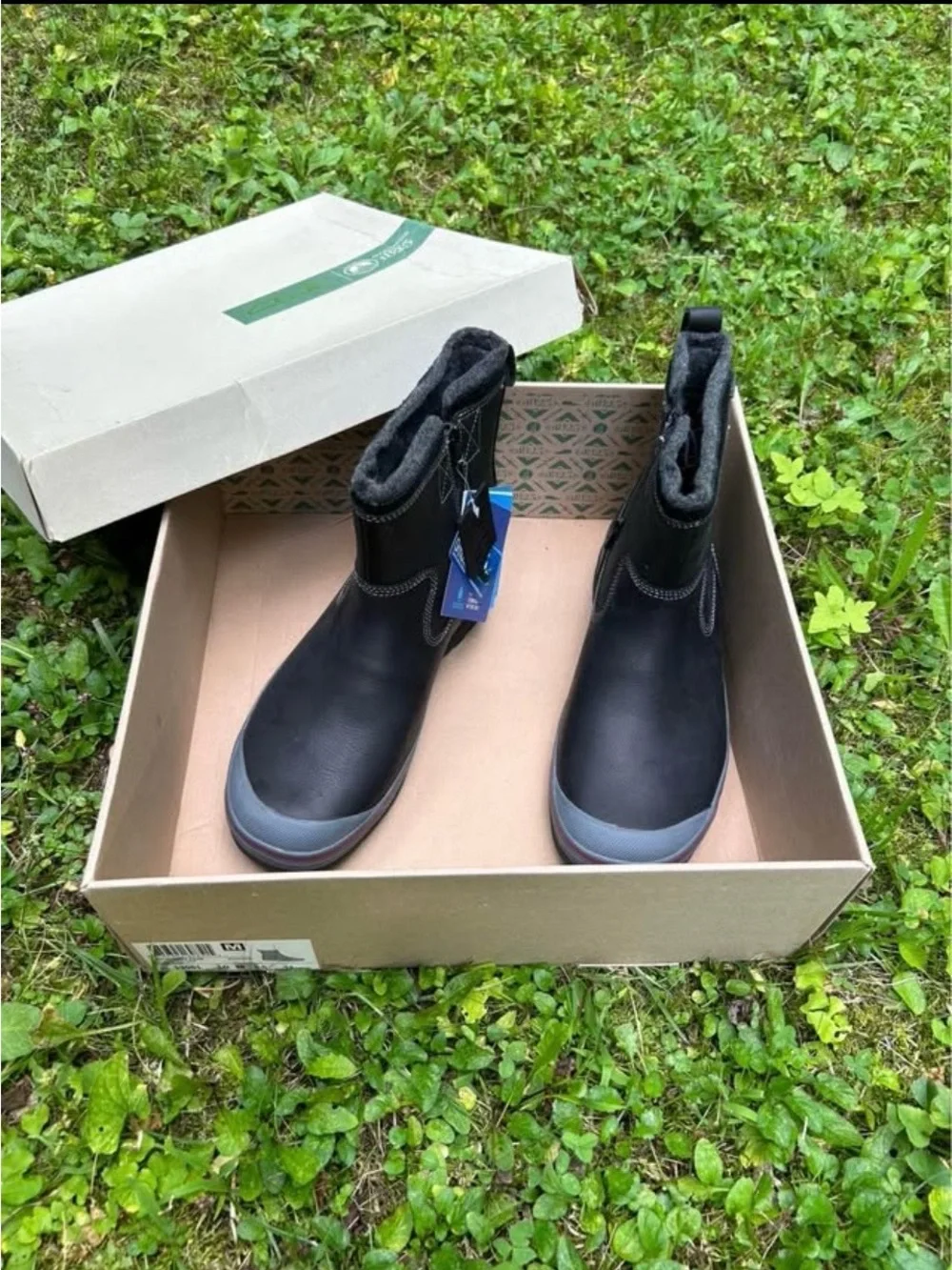 Clarks classic black